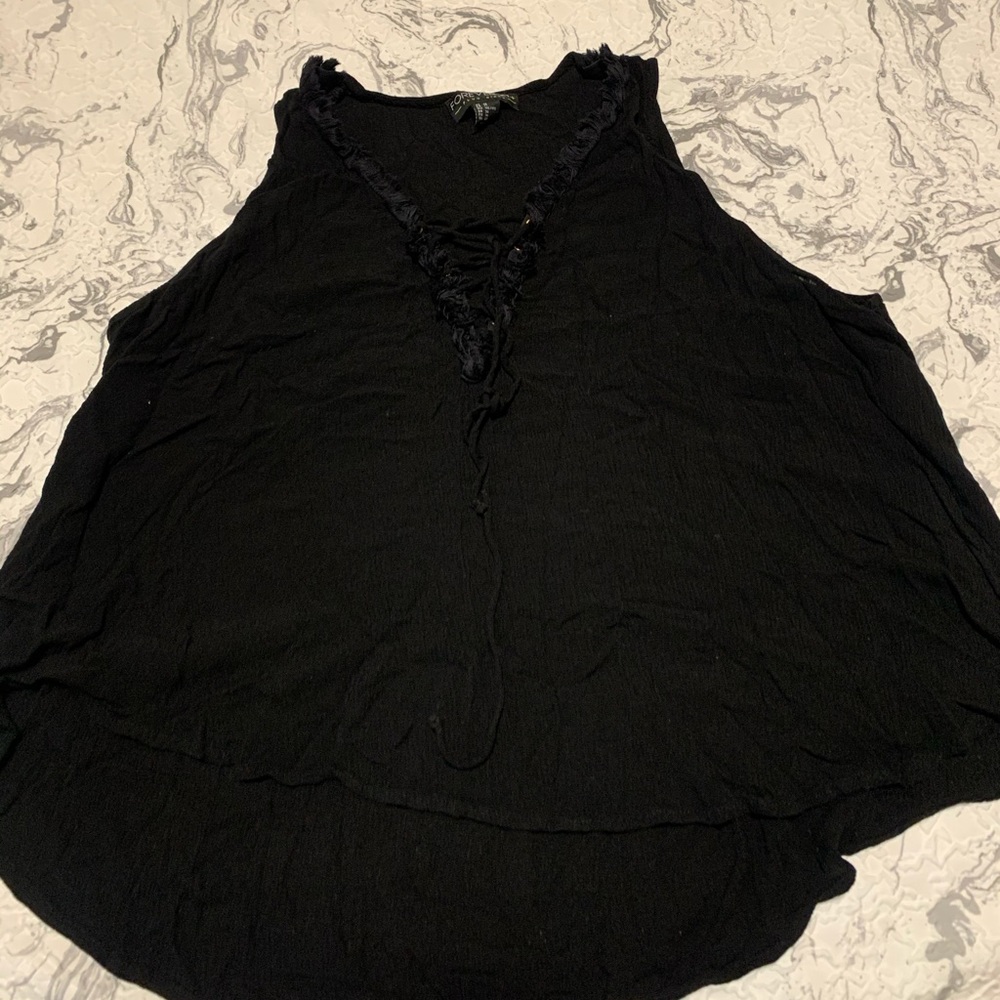 Sleeveless shirt